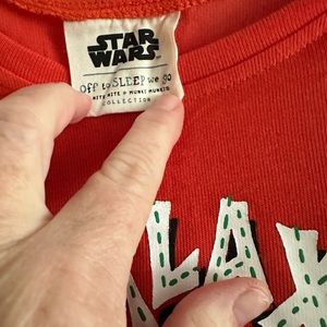 Yoda Women’s Large Sleep Top and Bottoms